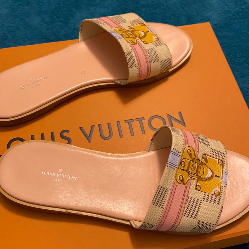 Beige and pink Louis Vuitton slippers used